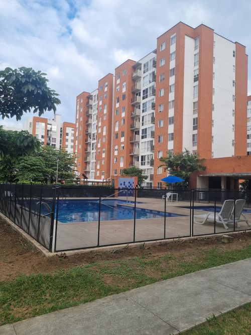 Apartamento de 3 alcobas en venta en Valle Del Lili, Cali, 68 m² · foto 2 de 13