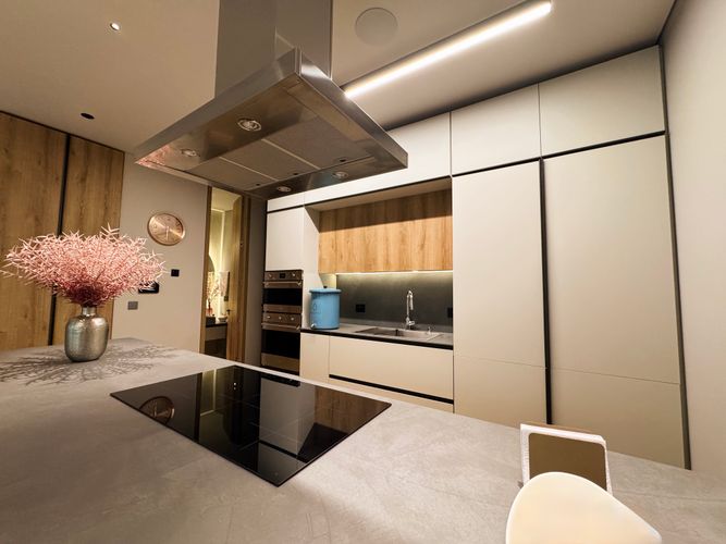 Apartamento de 3 alcobas en venta en Los Rosales, Bogotá, 123 m² · foto 2 de 19