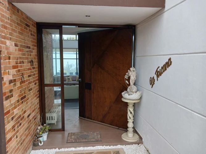 Casa de 4 alcobas en venta en Yerbabuena, Sopó, 350 m² · foto 4 de 22