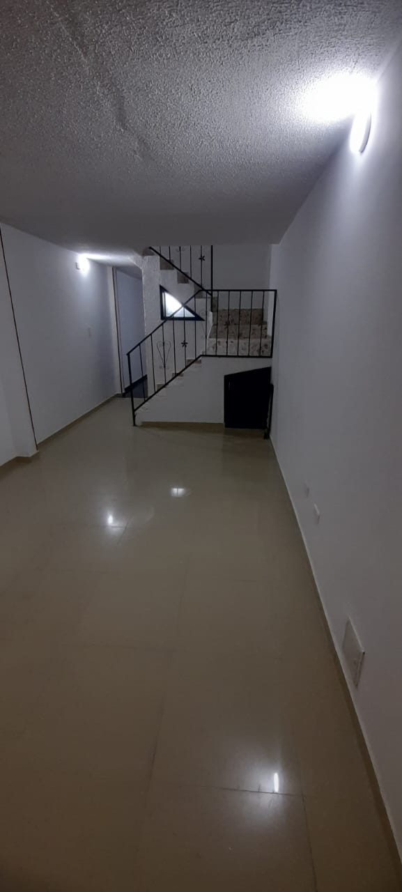 Casa en venta en Engativá, Bogotá · foto 2 de 14