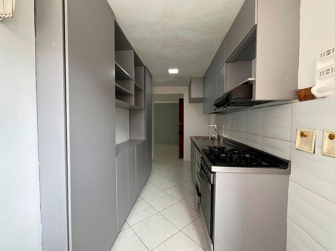 Apartamento de 2 alcobas en arriendo en El Poblado, Medellín, 95 m² · foto 4 de 13