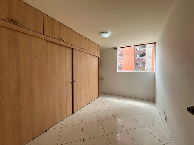 Apartamento de 2 alcobas en arriendo en El Poblado, Medellín, 95 m² · foto 6 de 13