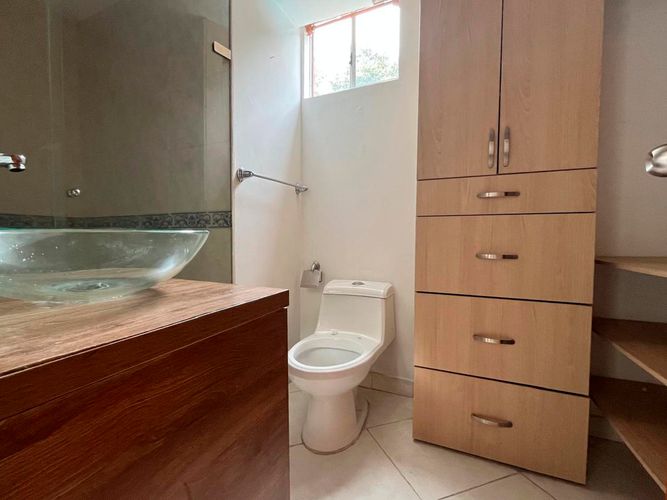 Apartamento de 2 alcobas en arriendo en El Poblado, Medellín, 95 m² · foto 11 de 13