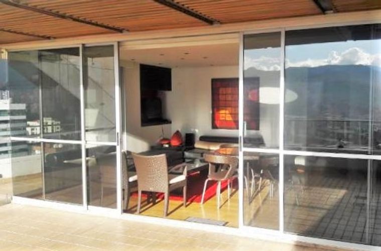 Apartamento de 2 alcobas en arriendo en El Poblado, Medellín, 93 m² · foto 13 de 14