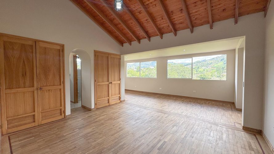 Casa de 3 alcobas en venta en Sajonia, Rionegro, 500 m² · foto 2 de 12