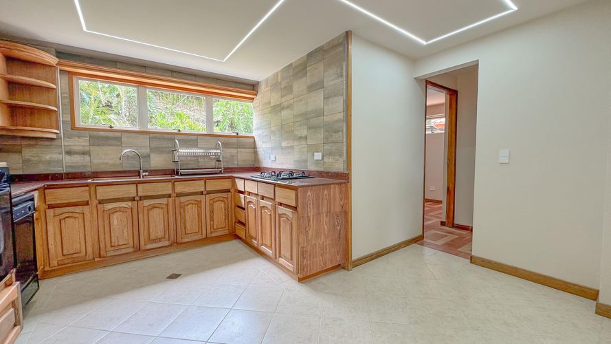 Casa de 3 alcobas en venta en Sajonia, Rionegro, 500 m² · foto 3 de 12