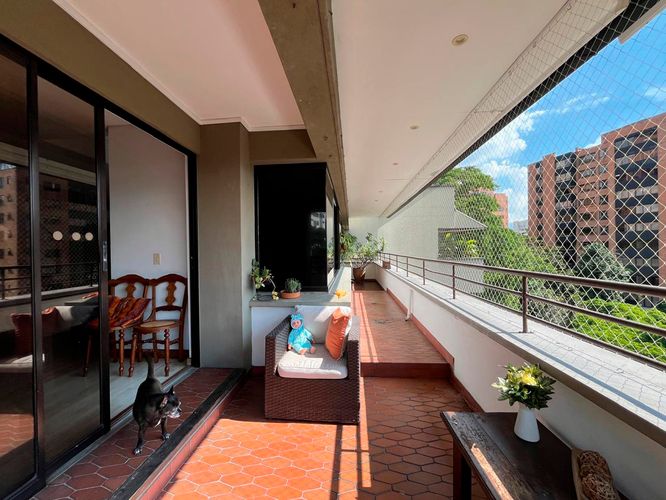 Apartamento de 4 alcobas en venta en El Poblado, Medellín, 305 m² · foto 19 de 20