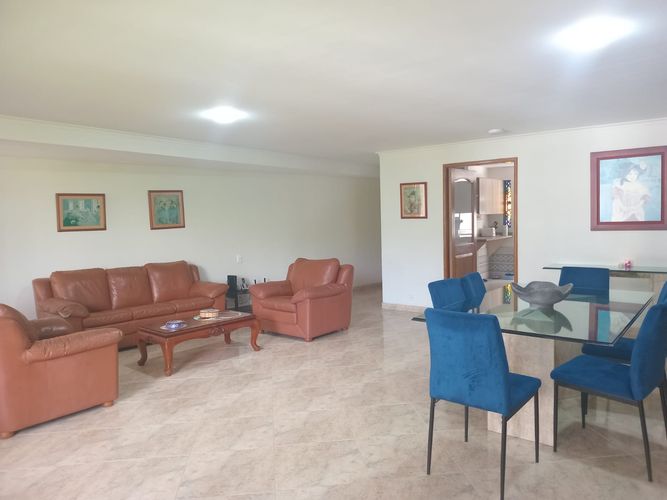 Apartamento de 3 alcobas en venta en El Poblado, Medellín, 193 m² · foto 2 de 20