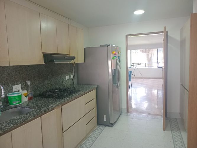 Apartamento de 3 alcobas en venta en El Poblado, Medellín, 193 m² · foto 7 de 20
