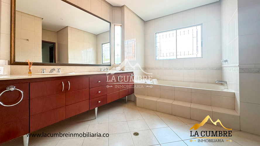 Casa de 4 alcobas en arriendo en El Campestre, Medellín, 420 m² · foto 12 de 20