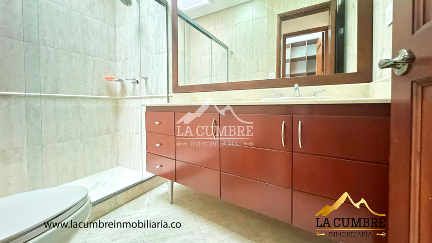 Casa de 4 alcobas en arriendo en El Campestre, Medellín, 420 m² · foto 16 de 20