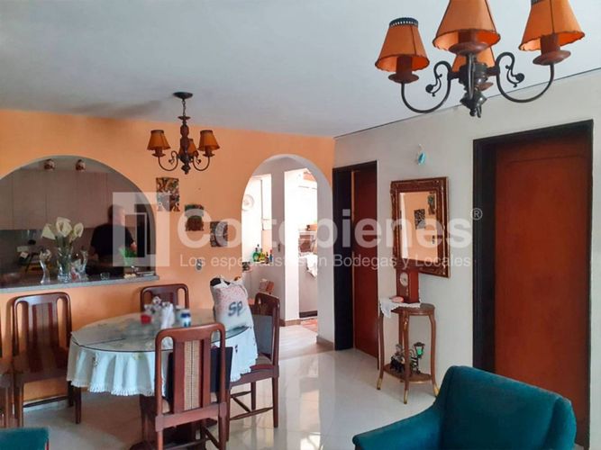 Casa de 3 alcobas en venta en Prado, Medellín, 128 m² · foto 2 de 16