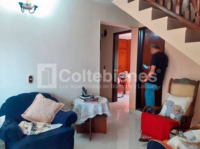Casa de 3 alcobas en venta en Prado, Medellín, 128 m² · foto 3 de 16