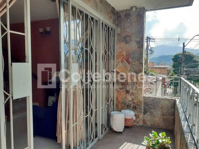 Casa de 3 alcobas en venta en Prado, Medellín, 128 m² · foto 15 de 16