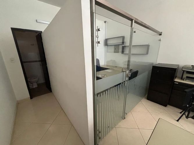 Local en venta en Restrepo Naranjo, Sabaneta, 36 m² · foto 3 de 6