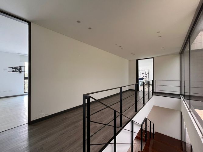 Casa de 3 alcobas en venta en Loma Del Chocho, Envigado, 370 m² · foto 4 de 20