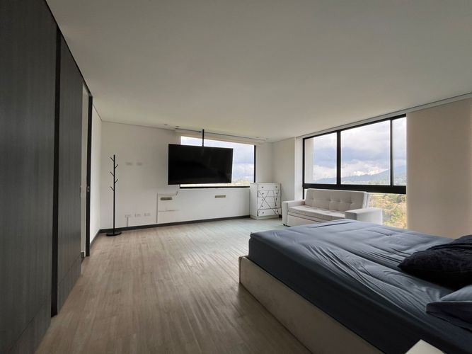 Casa de 3 alcobas en venta en Loma Del Chocho, Envigado, 370 m² · foto 7 de 20