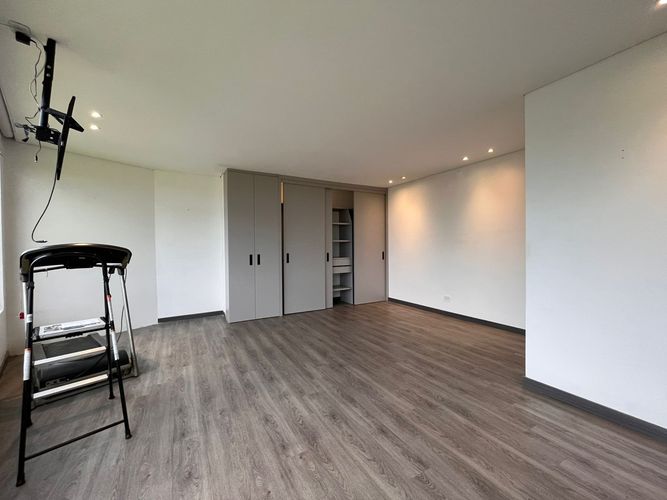 Casa de 3 alcobas en venta en Loma Del Chocho, Envigado, 370 m² · foto 8 de 20