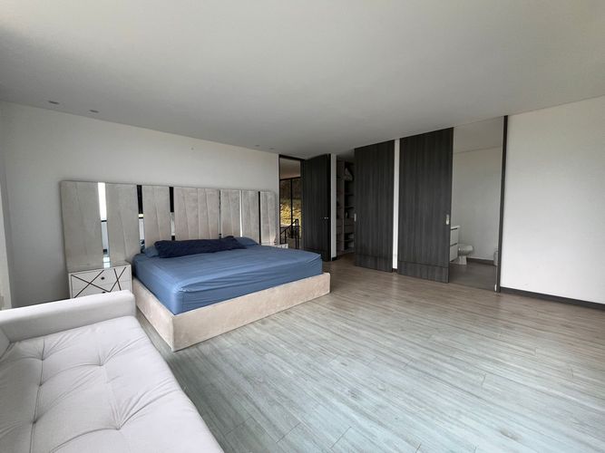 Casa de 3 alcobas en venta en Loma Del Chocho, Envigado, 370 m² · foto 9 de 20