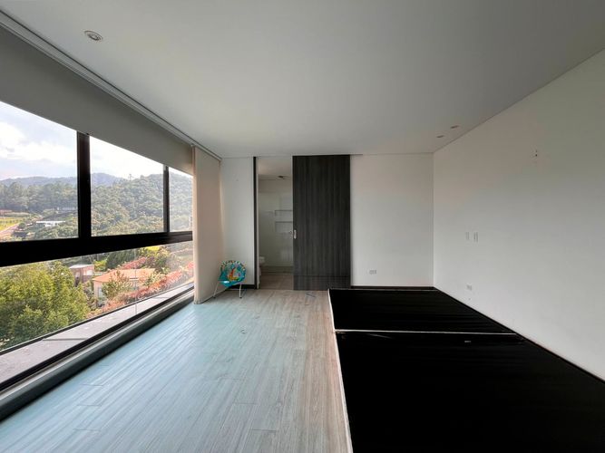 Casa de 3 alcobas en venta en Loma Del Chocho, Envigado, 370 m² · foto 10 de 20