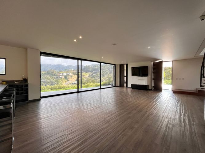 Casa de 3 alcobas en venta en Loma Del Chocho, Envigado, 370 m² · foto 11 de 20