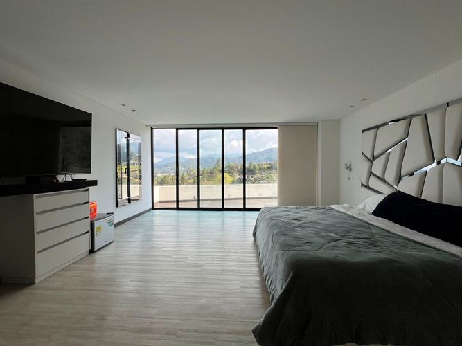Casa de 3 alcobas en venta en Loma Del Chocho, Envigado, 370 m² · foto 13 de 20