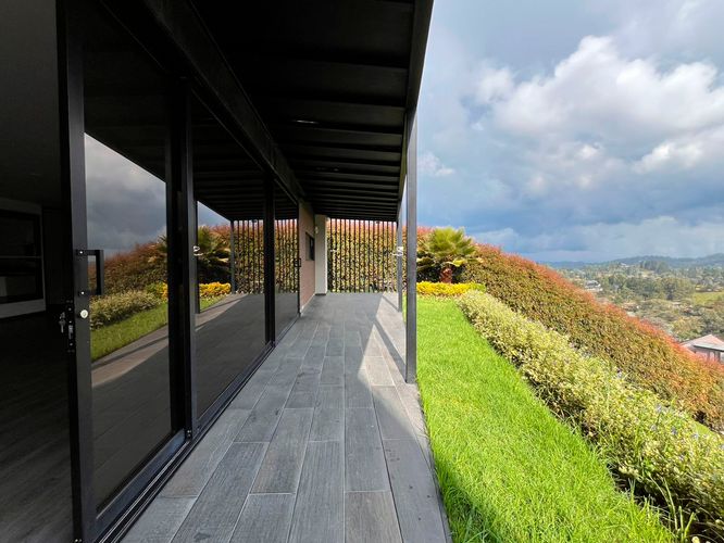 Casa de 3 alcobas en venta en Loma Del Chocho, Envigado, 370 m² · foto 18 de 20