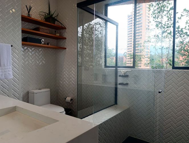 Apartamento de 3 alcobas en arriendo en El Poblado, Medellín, 223 m² · foto 18 de 19