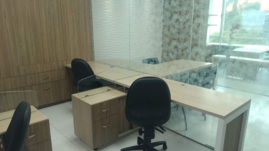 Oficina en arriendo en Villa Carlota, Medellín, 83 m² · foto 8 de 17