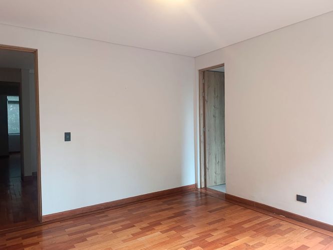 Apartamento de 3 alcobas en venta en El Poblado, Medellín, 212 m² · foto 2 de 19