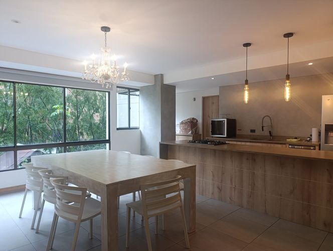 Apartamento de 3 alcobas en venta en El Poblado, Medellín, 212 m² · foto 3 de 19