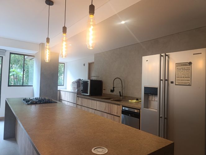 Apartamento de 3 alcobas en venta en El Poblado, Medellín, 212 m² · foto 5 de 19