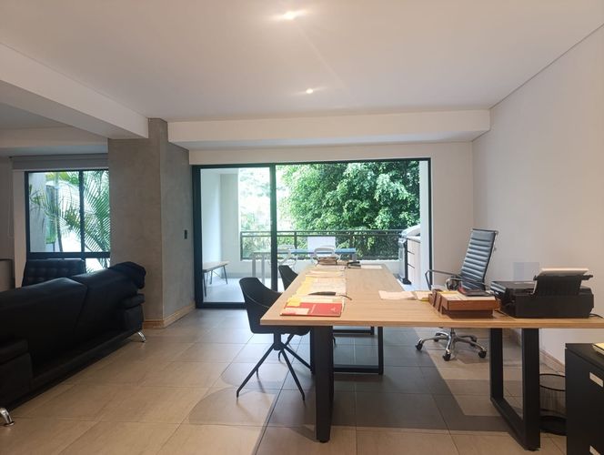 Apartamento de 3 alcobas en venta en El Poblado, Medellín, 212 m² · foto 9 de 19