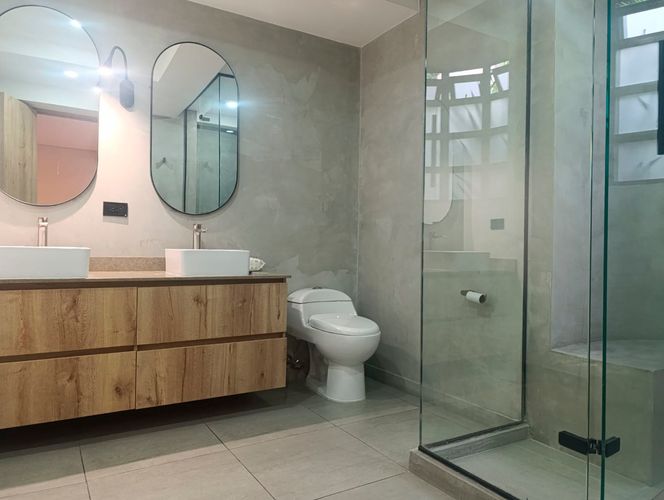 Apartamento de 3 alcobas en venta en El Poblado, Medellín, 212 m² · foto 16 de 19