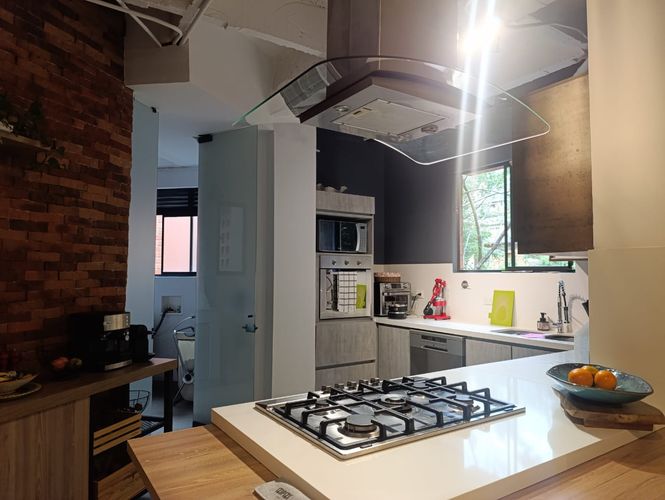 Apartamento de 2 alcobas en venta en El Poblado, Medellín, 141 m² · foto 8 de 20