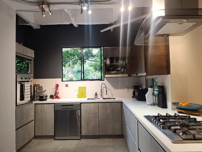 Apartamento de 2 alcobas en arriendo en El Poblado, Medellín, 141 m² · foto 9 de 20