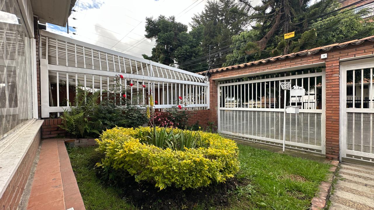 Casa en venta en Monaco, Bogotá · foto 3 de 24