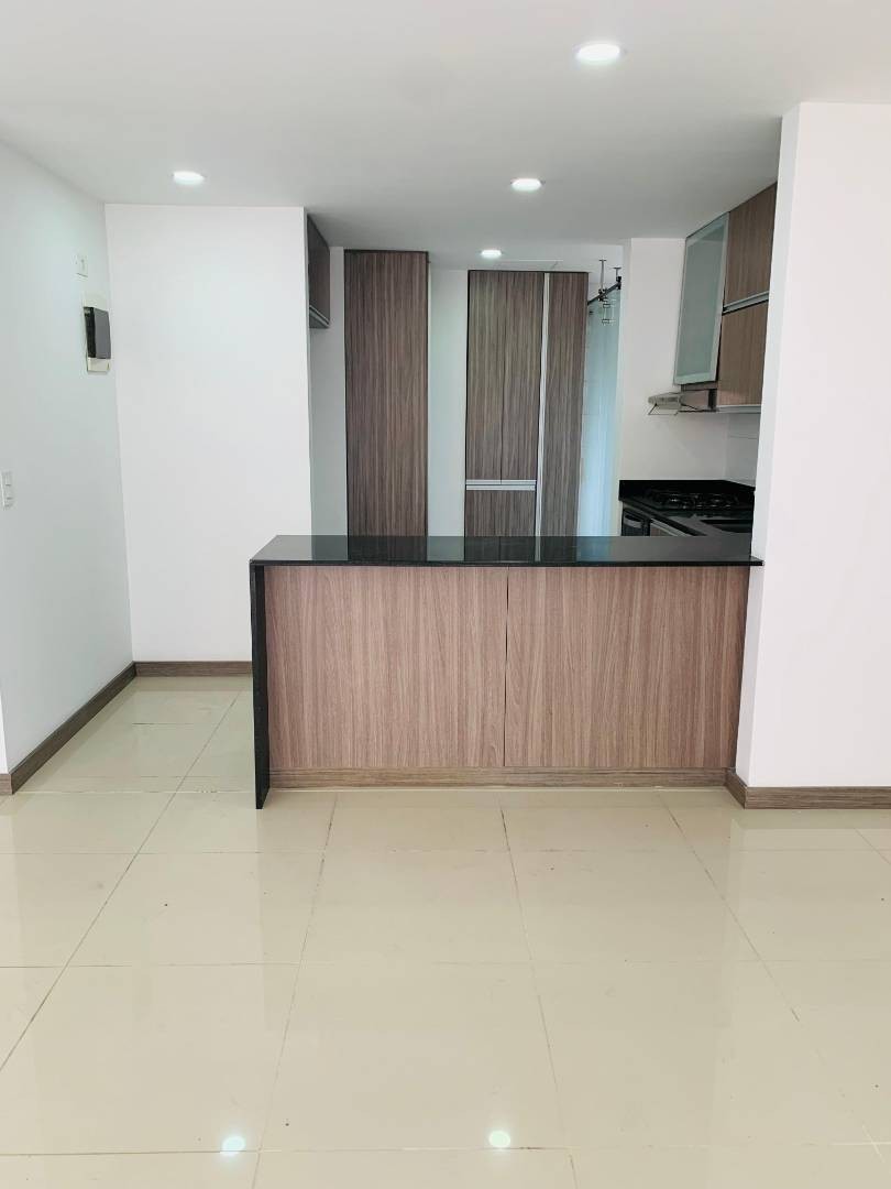 Apartamento en arriendo en Ciudad Del Río, Medellín · foto 3 de 20