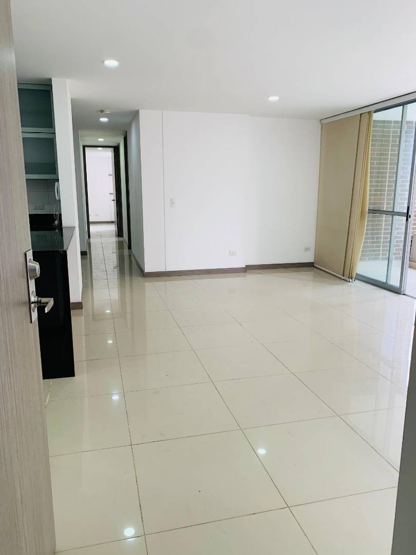 Apartamento en arriendo en Ciudad Del Río, Medellín · foto 5 de 20