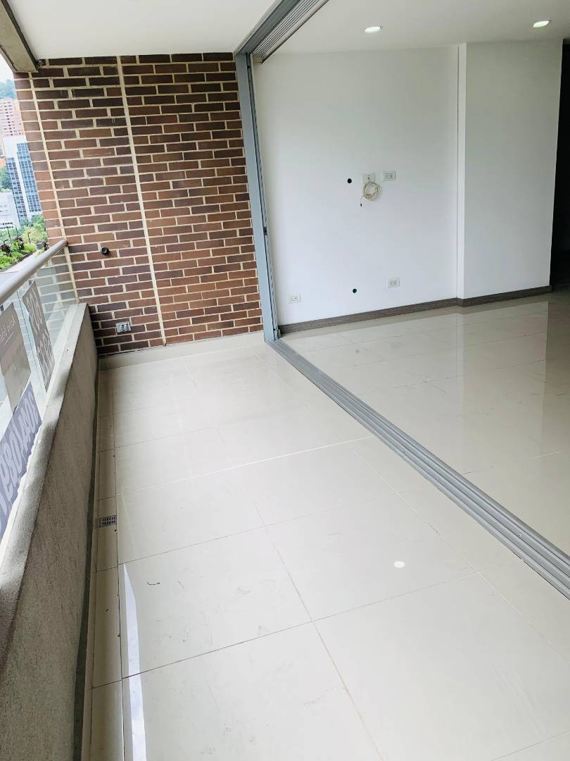 Apartamento en arriendo en Ciudad Del Río, Medellín · foto 8 de 20