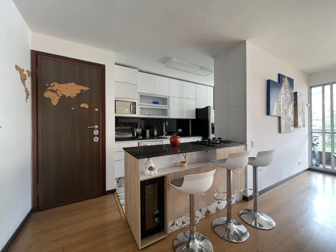 Apartamento en arriendo en Cumbres, Envigado · foto 3 de 14