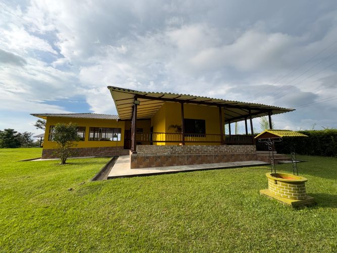 Finca en venta en Arabia, Pereira, 12800 m² · foto 2 de 22