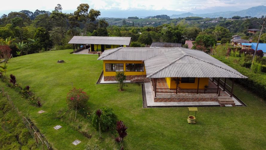 Finca en venta en Arabia, Pereira, 12800 m² · foto 3 de 22