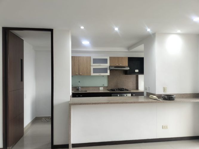 Apartamento de 3 alcobas en arriendo en El Poblado, Medellín, 88 m² · foto 3 de 18