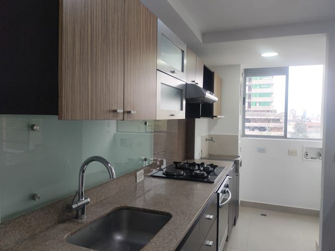 Apartamento de 3 alcobas en arriendo en El Poblado, Medellín, 88 m² · foto 6 de 18