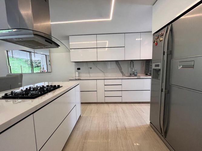 Casa de 4 alcobas en venta en Loma Del Chocho, Envigado, 240 m² · foto 5 de 19