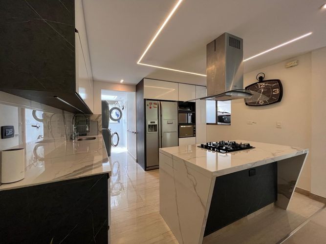 Casa de 4 alcobas en venta en Loma Del Chocho, Envigado, 240 m² · foto 6 de 19