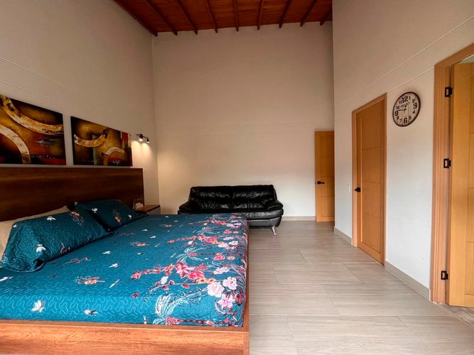 Casa de 4 alcobas en venta en Loma Del Chocho, Envigado, 240 m² · foto 15 de 19