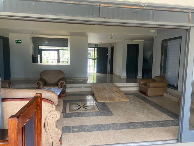 Oficina en venta en El Poblado, Medellín, 1000 m² · foto 14 de 18