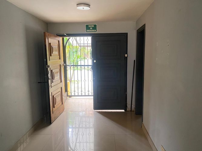 Oficina en venta en El Poblado, Medellín, 1000 m² · foto 17 de 18